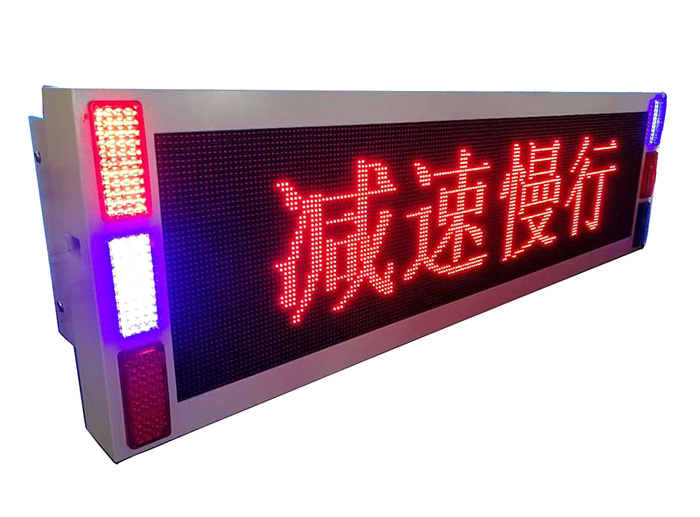 Kaip automobilyje esantys LED ekranai atlaiko aukštą temperatūrą?